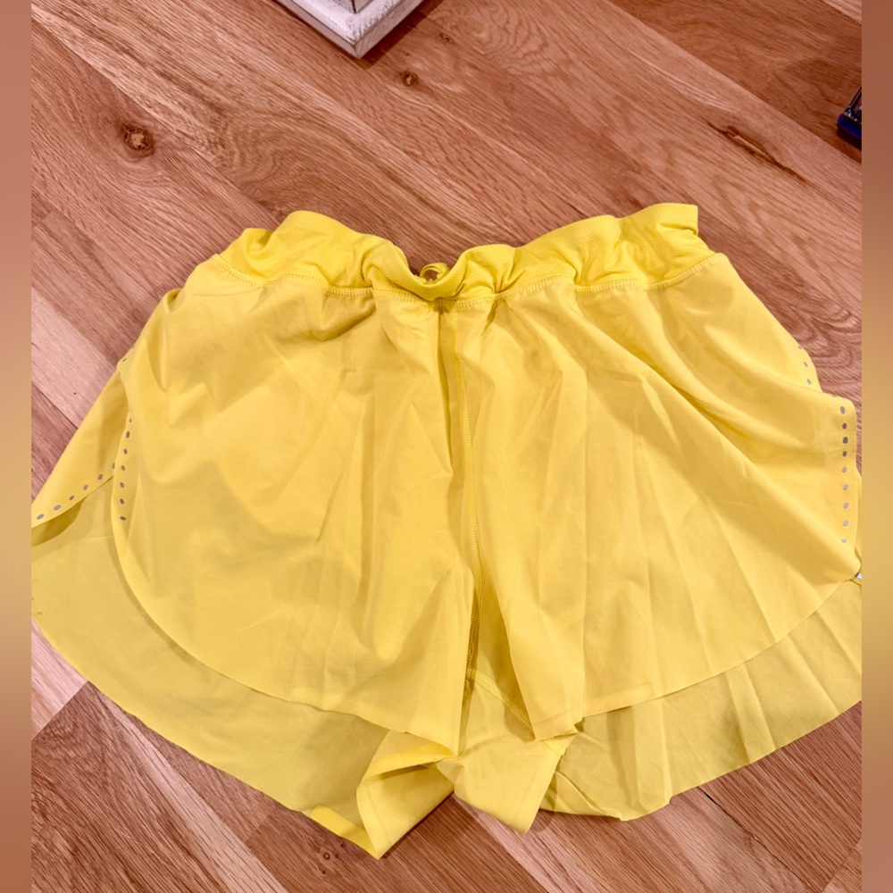 Lululemon high rise find your pace shorts